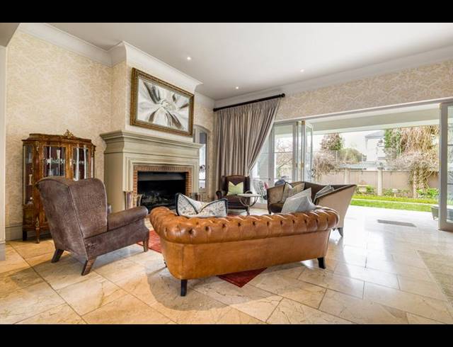 4 BEDROOM PROPERTY TO RENT IN SANDHURST